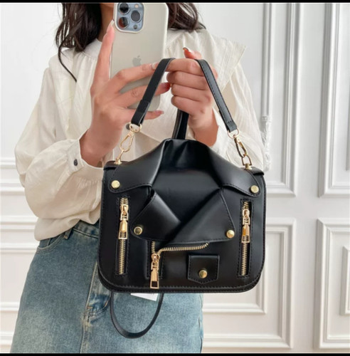 کیف زنانه کتی نیم تنه کلا تیپ رو عوض میکنه مناسب همه سنین جادار و با کیفیت