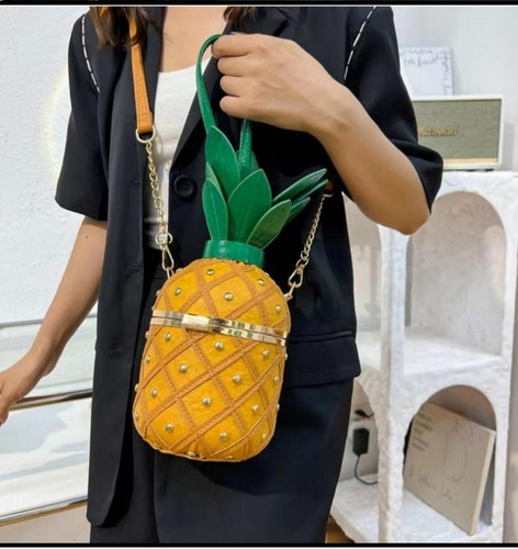 یک کیف خاص ، بسیار جذاب و جادار و با کیفیت