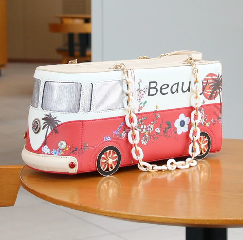 یک کیف سوپر لاکچری و خاص جادار و محکم هرچی از زیبایی و خاص بودنش بگم کم گفتم