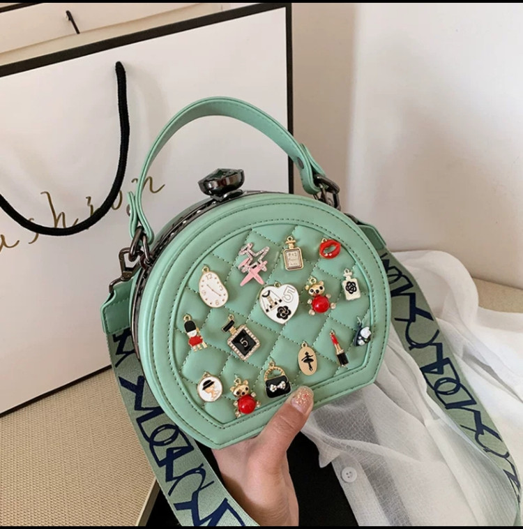 کیف مدال دار