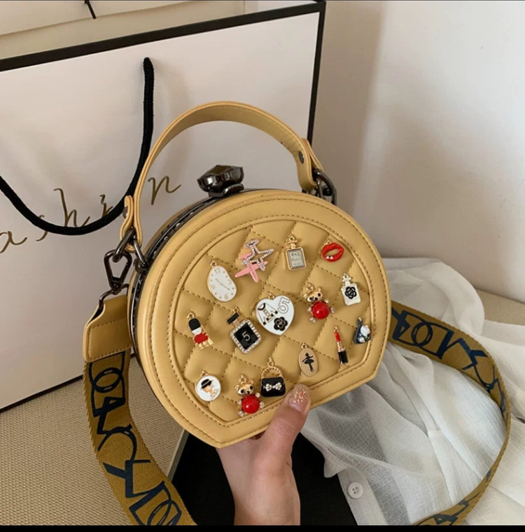 کیف مدال دار